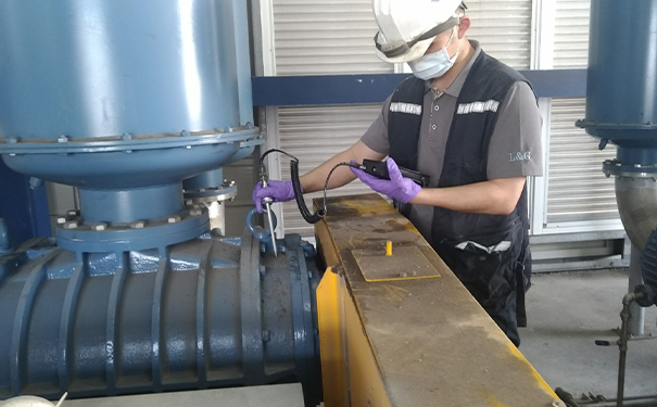 高溫電鍍環(huán)境下羅茨鼓風(fēng)機(jī)如何散熱 高溫電鍍環(huán)境下羅茨鼓風(fēng)機(jī)如何散熱